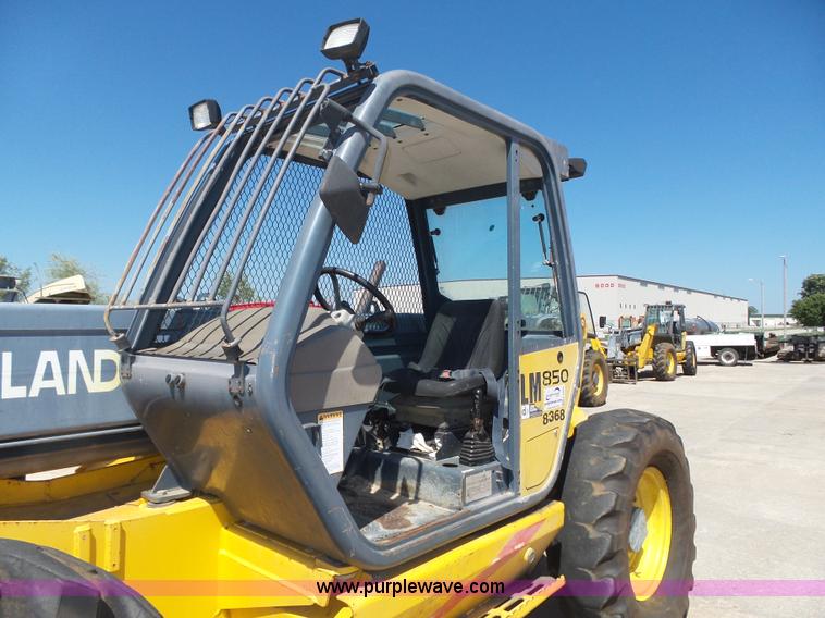 image for item K8404 2000 New Holland LM850 telehandler