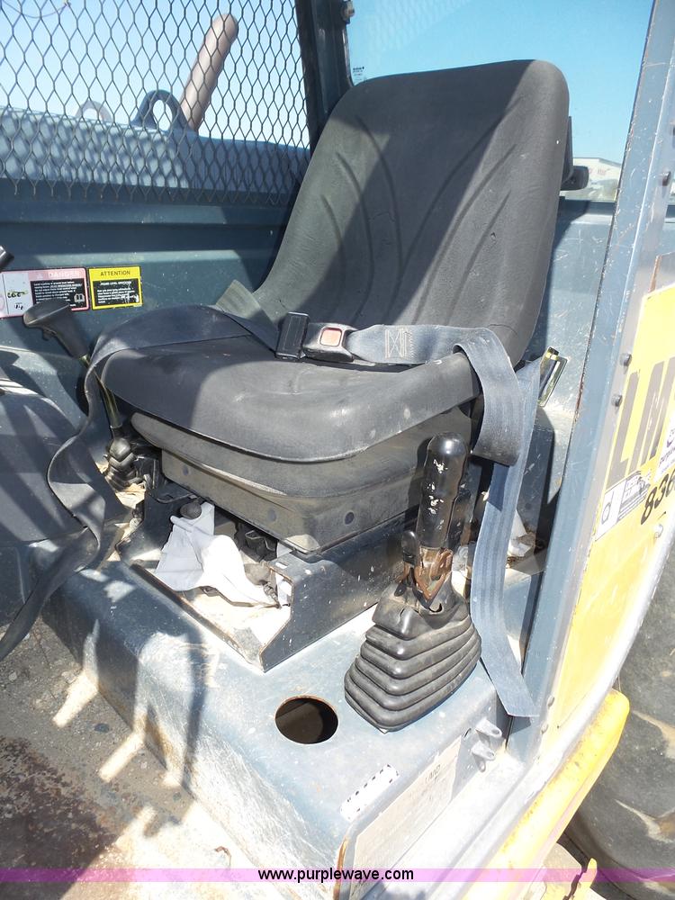 image for item K8404 2000 New Holland LM850 telehandler