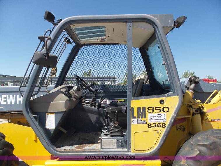 image for item K8404 2000 New Holland LM850 telehandler