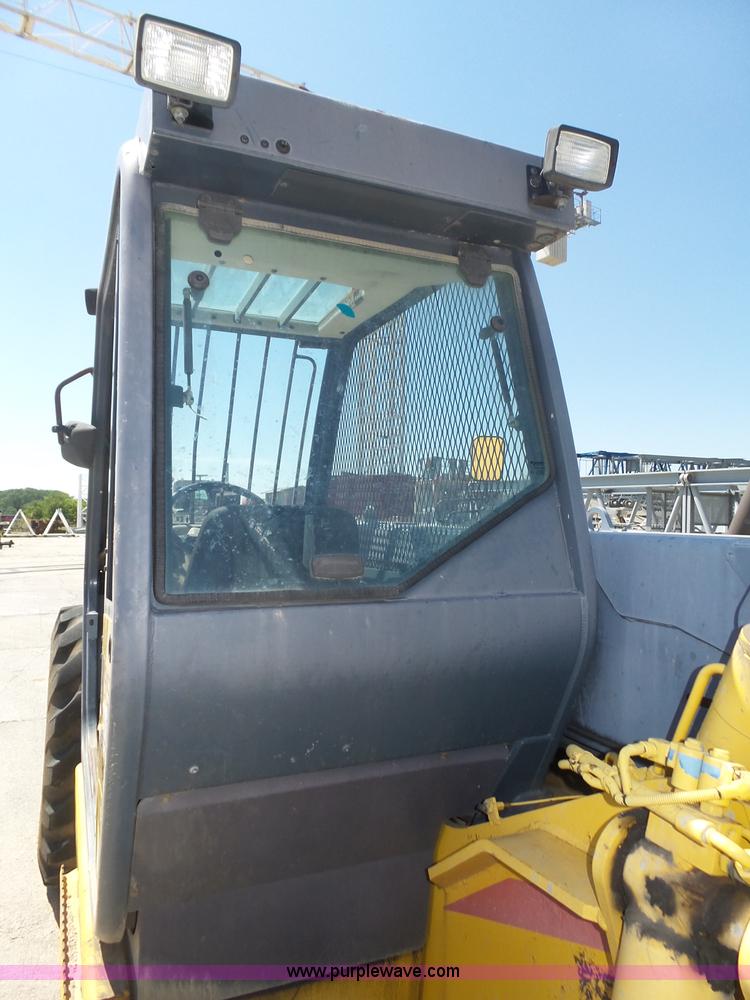 image for item K8404 2000 New Holland LM850 telehandler