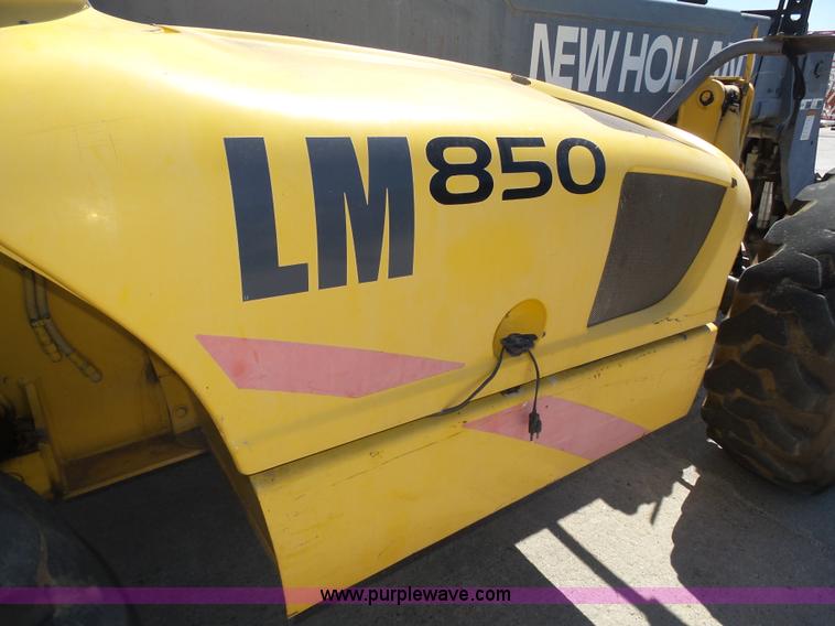 image for item K8404 2000 New Holland LM850 telehandler