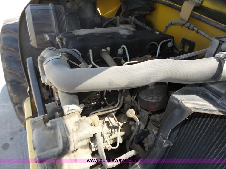 image for item K8404 2000 New Holland LM850 telehandler