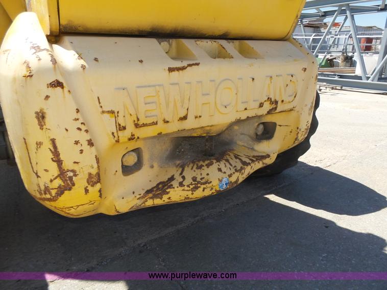 image for item K8404 2000 New Holland LM850 telehandler