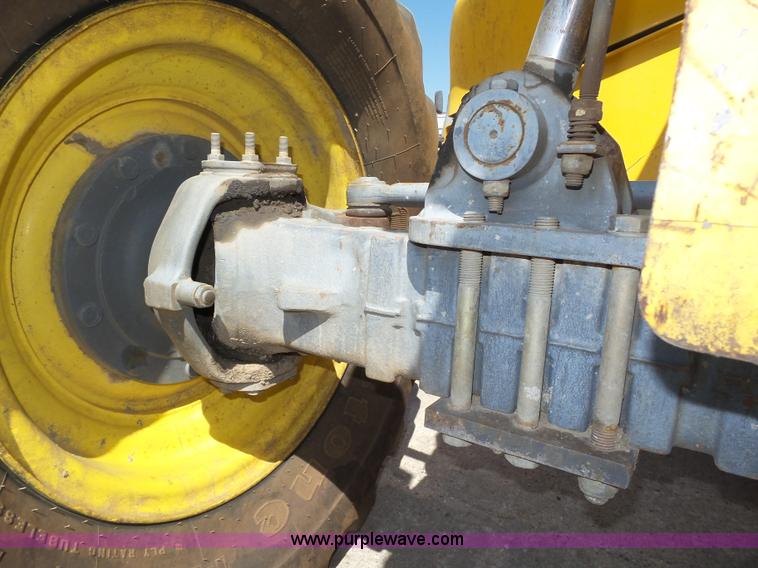 image for item K8404 2000 New Holland LM850 telehandler