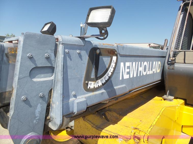 image for item K8404 2000 New Holland LM850 telehandler