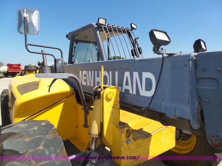 image for item K8404 2000 New Holland LM850 telehandler