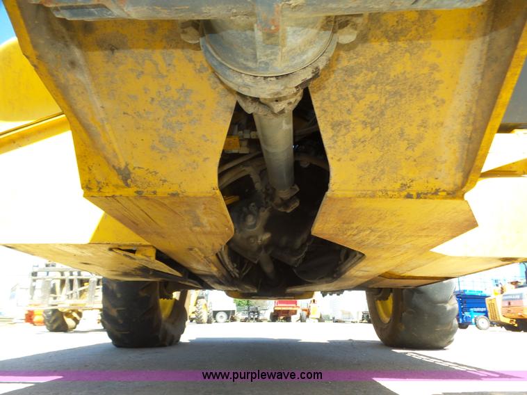 image for item K8404 2000 New Holland LM850 telehandler