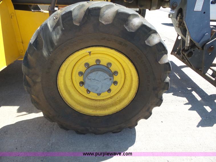 image for item K8404 2000 New Holland LM850 telehandler
