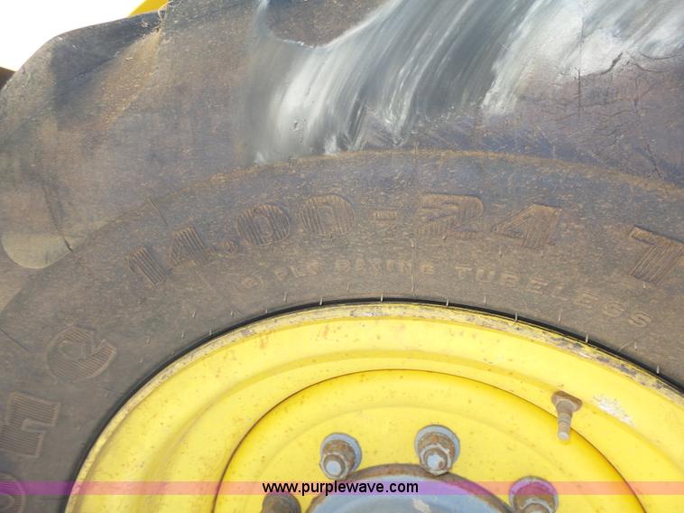 image for item K8404 2000 New Holland LM850 telehandler