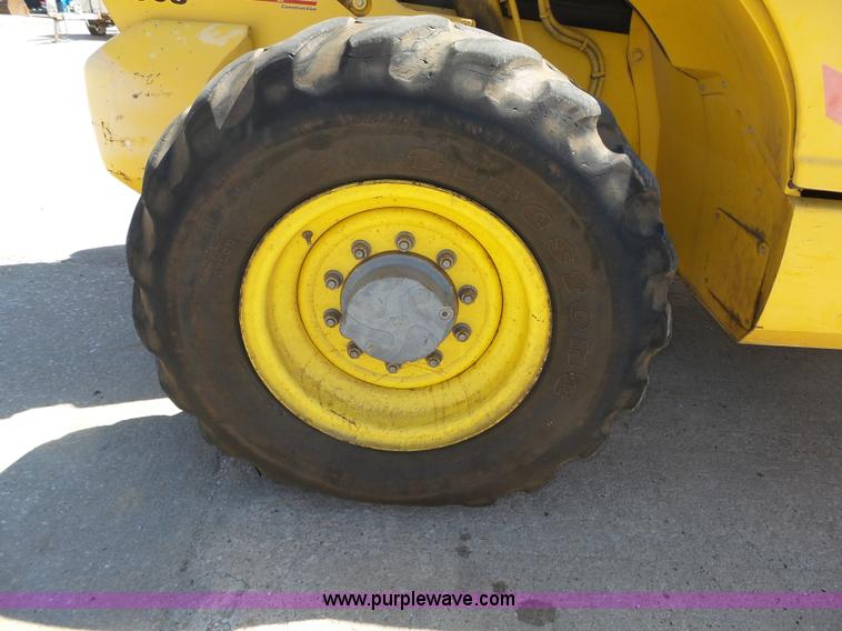 image for item K8404 2000 New Holland LM850 telehandler
