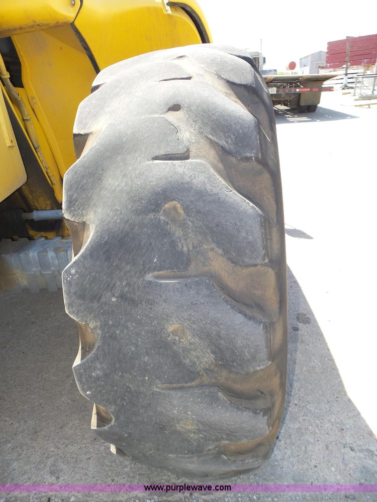 image for item K8404 2000 New Holland LM850 telehandler