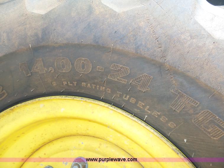 image for item K8404 2000 New Holland LM850 telehandler