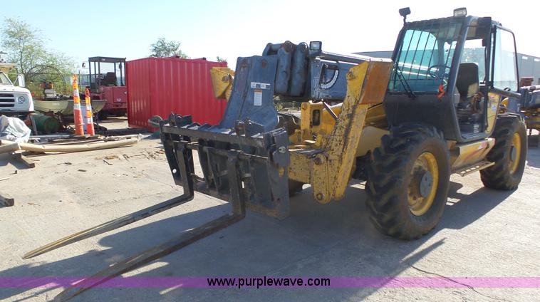 image for item K8405 2000 New Holland LM860 low profile telehandler