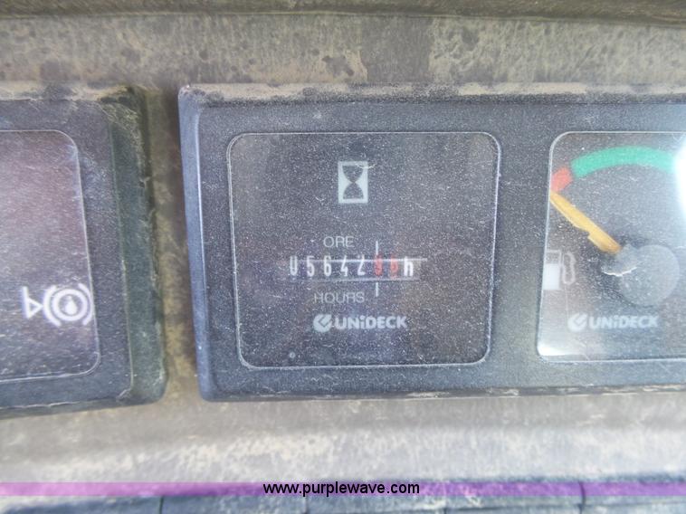 image for item K8405 2000 New Holland LM860 low profile telehandler