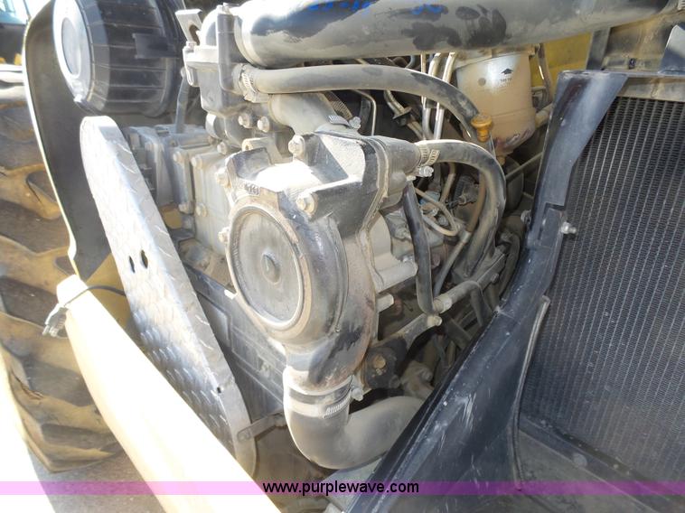 image for item K8405 2000 New Holland LM860 low profile telehandler