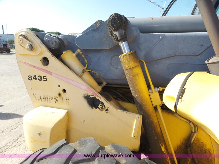 image for item K8405 2000 New Holland LM860 low profile telehandler