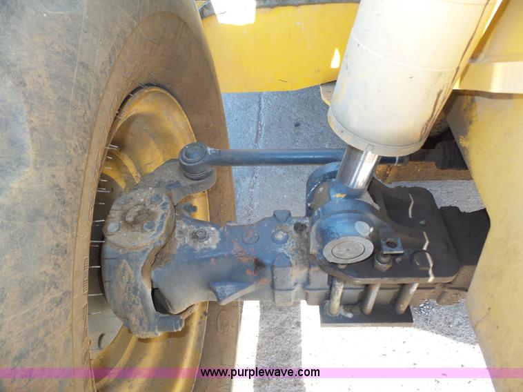 image for item K8405 2000 New Holland LM860 low profile telehandler