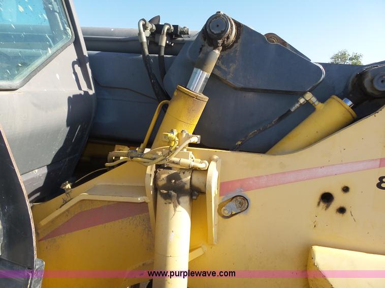 image for item K8405 2000 New Holland LM860 low profile telehandler