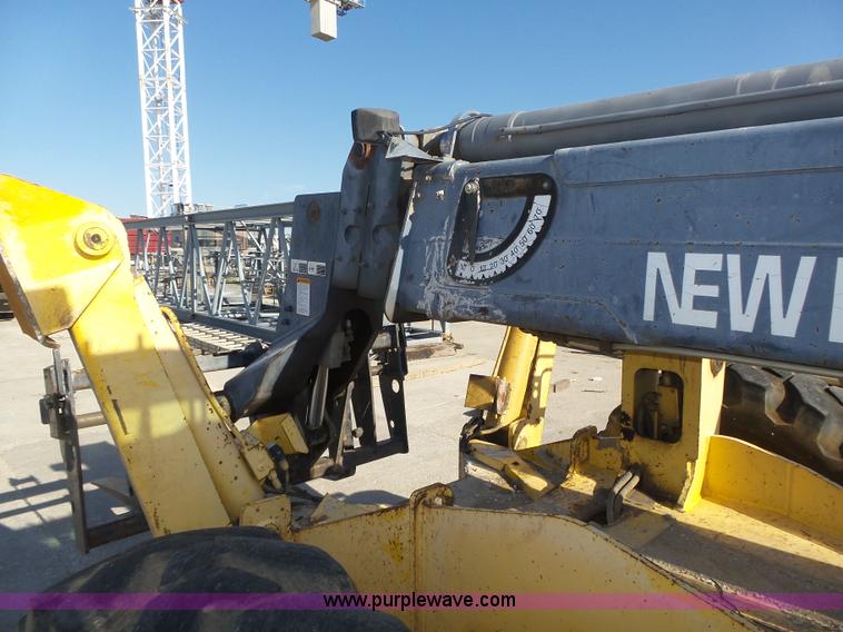 image for item K8405 2000 New Holland LM860 low profile telehandler