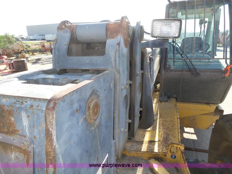 image for item K8405 2000 New Holland LM860 low profile telehandler