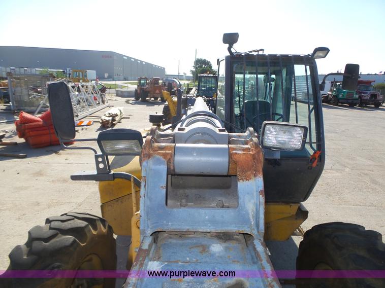 image for item K8405 2000 New Holland LM860 low profile telehandler