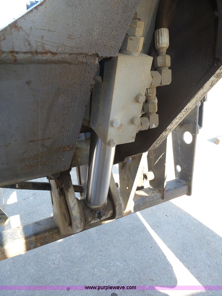 image for item K8405 2000 New Holland LM860 low profile telehandler