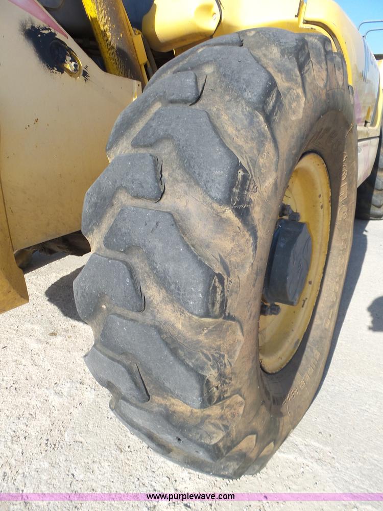 image for item K8405 2000 New Holland LM860 low profile telehandler