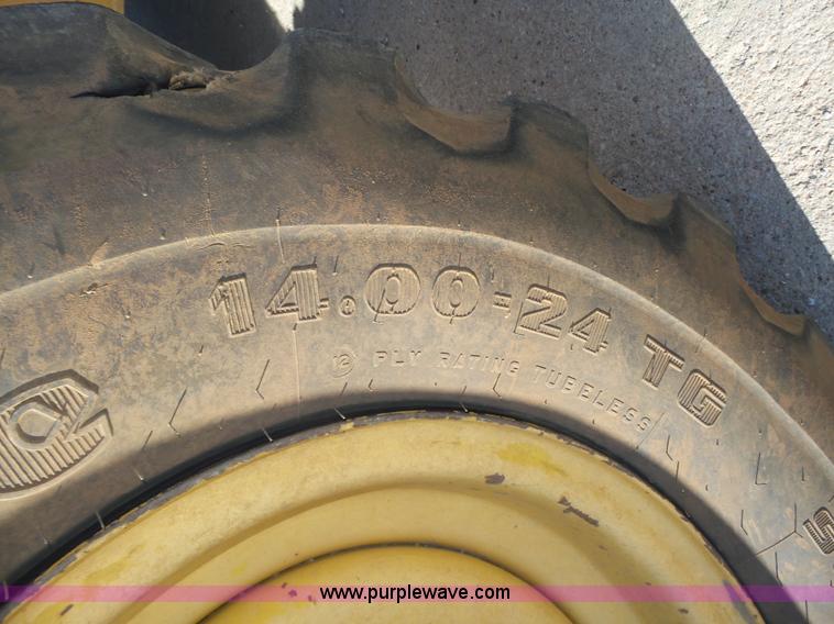 image for item K8405 2000 New Holland LM860 low profile telehandler