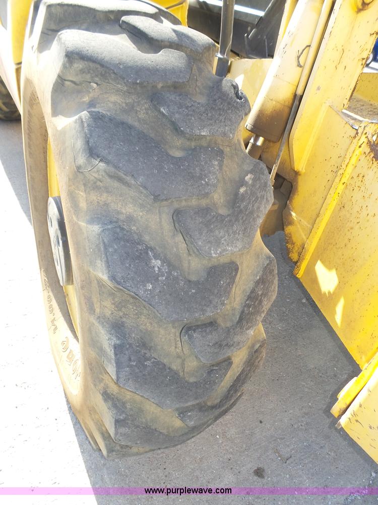 image for item K8405 2000 New Holland LM860 low profile telehandler