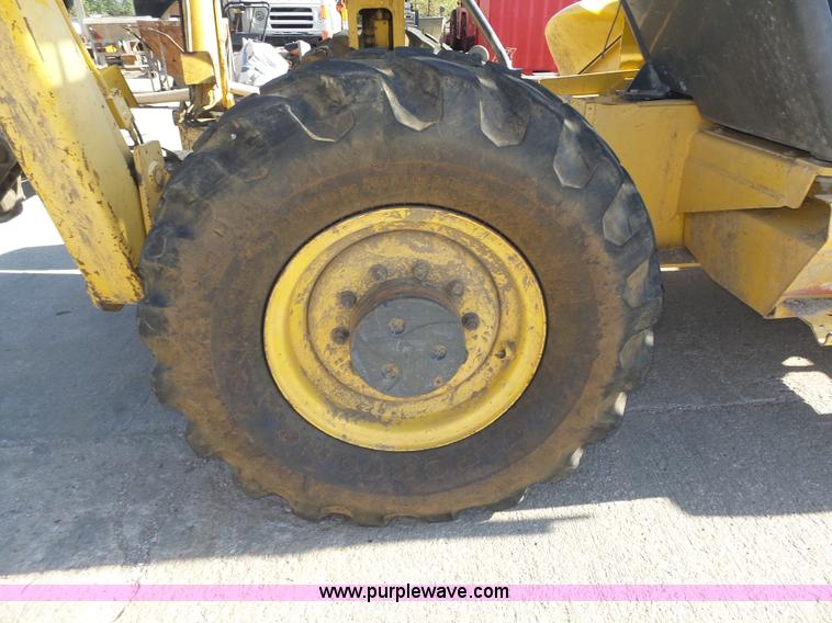 image for item K8405 2000 New Holland LM860 low profile telehandler