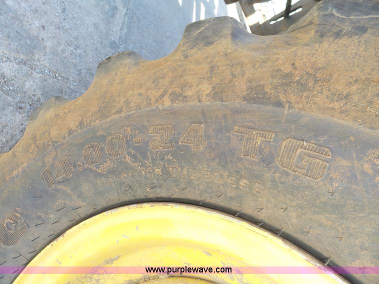 image for item K8405 2000 New Holland LM860 low profile telehandler