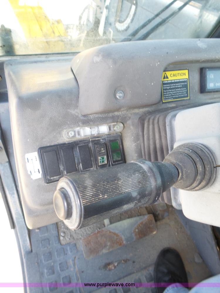 image for item K8406 New Holland LM860 low profile telehandler