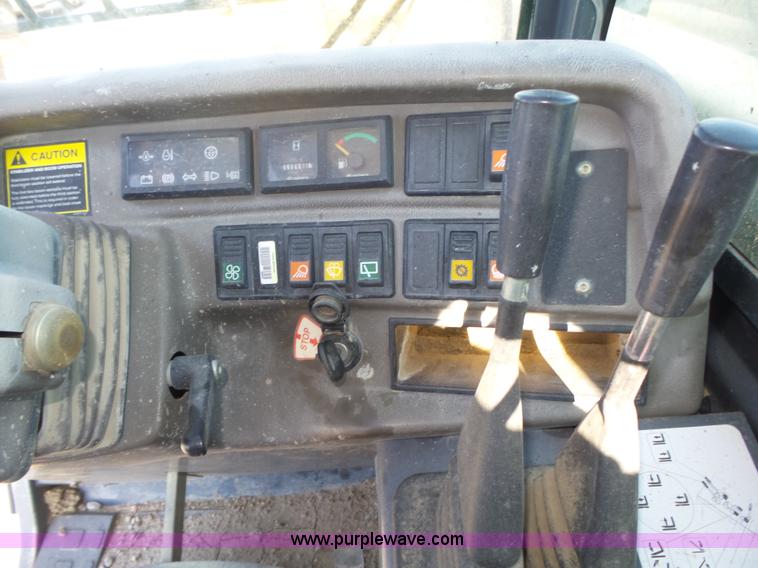 image for item K8406 New Holland LM860 low profile telehandler