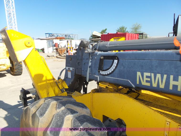 image for item K8406 New Holland LM860 low profile telehandler