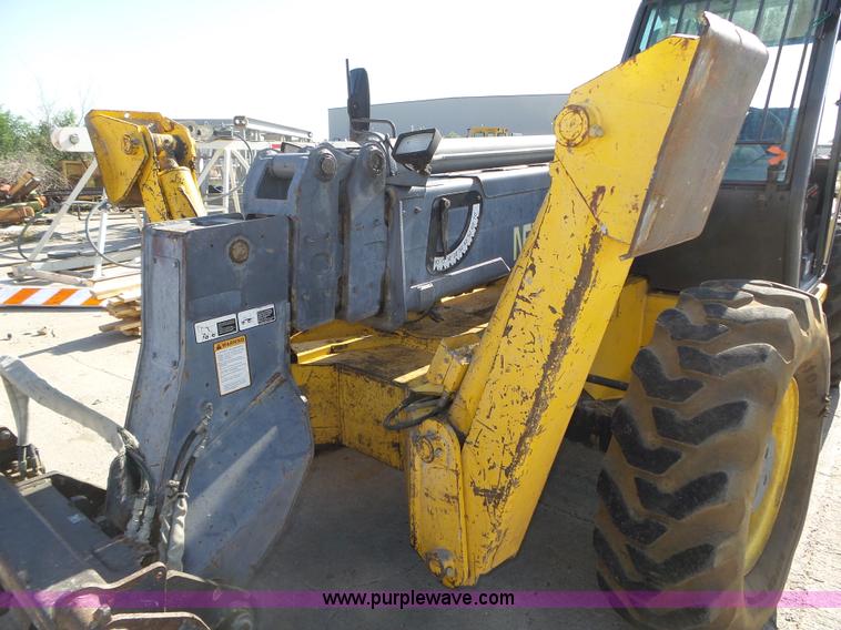 image for item K8406 New Holland LM860 low profile telehandler