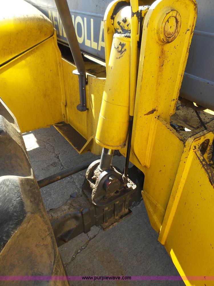 image for item K8406 New Holland LM860 low profile telehandler