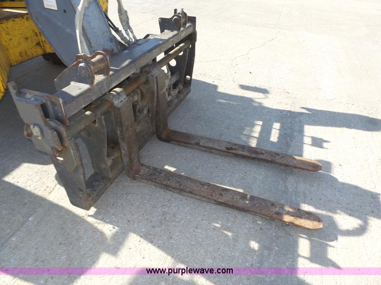 image for item K8406 New Holland LM860 low profile telehandler