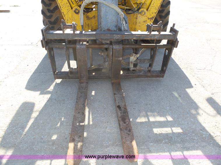 image for item K8406 New Holland LM860 low profile telehandler