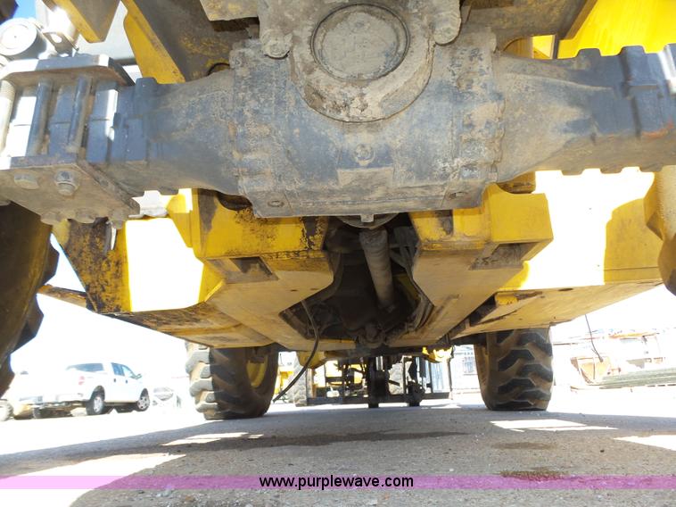 image for item K8406 New Holland LM860 low profile telehandler