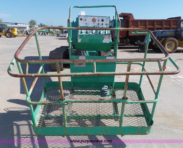 image for item K8407 1990 Aichi SR181 boom lift