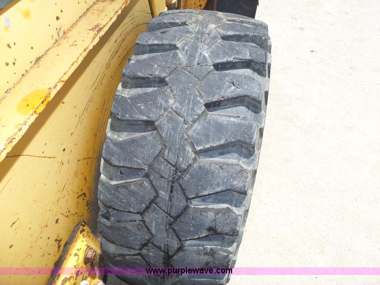 image for item K8419 Hydra Mac 1700 skid steer