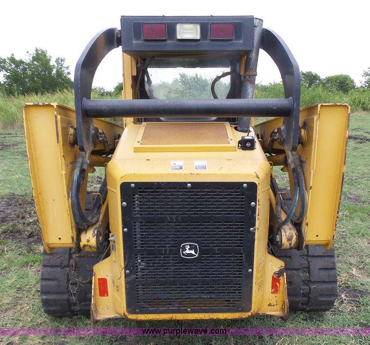 image for item L1578 2007 John Deere CT332 skid steer