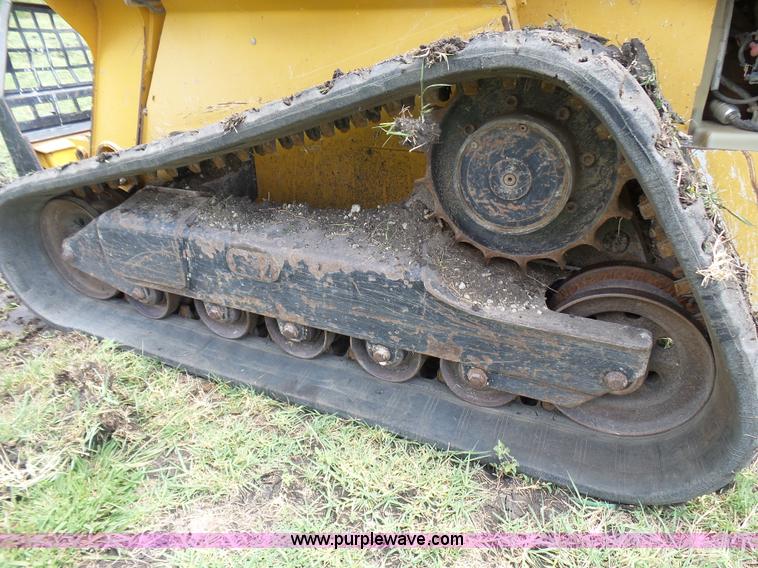 image for item L1578 2007 John Deere CT332 skid steer