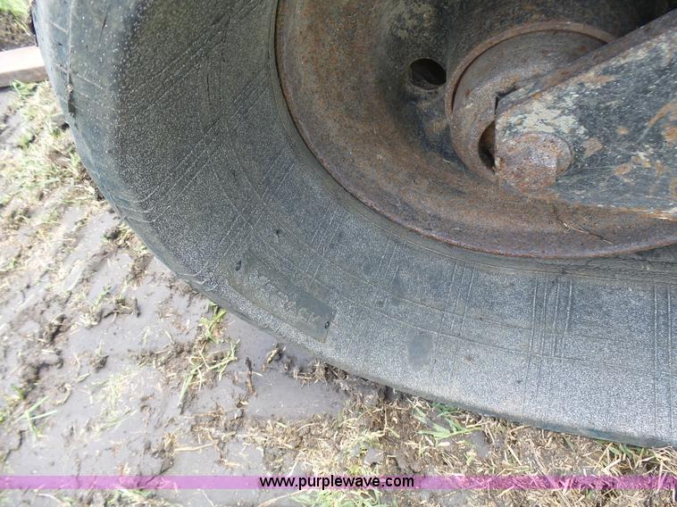 image for item L1578 2007 John Deere CT332 skid steer