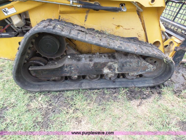 image for item L1578 2007 John Deere CT332 skid steer