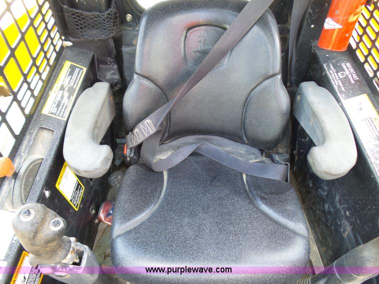 image for item L1578 2007 John Deere CT332 skid steer