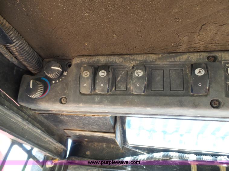 image for item L1578 2007 John Deere CT332 skid steer