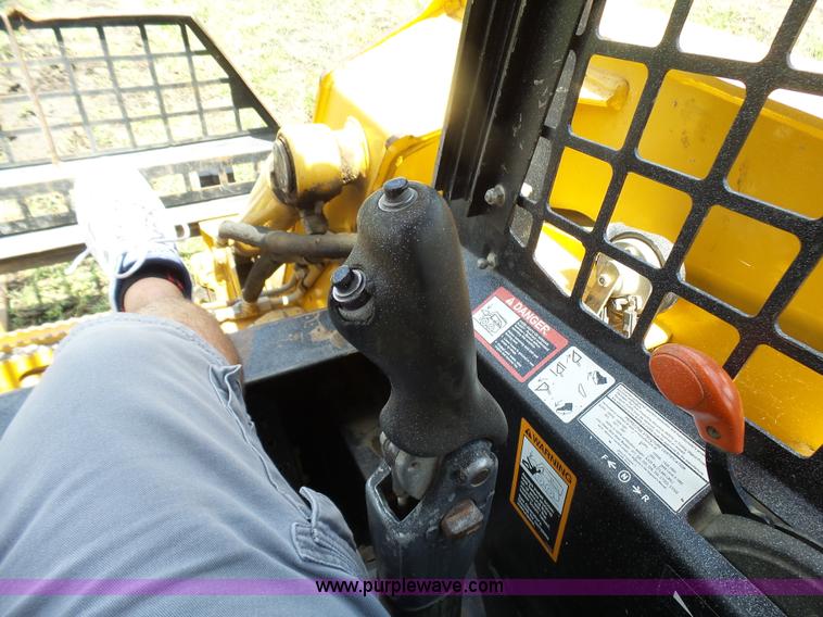 image for item L1578 2007 John Deere CT332 skid steer