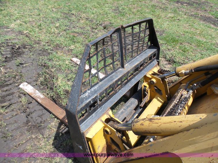 image for item L1578 2007 John Deere CT332 skid steer