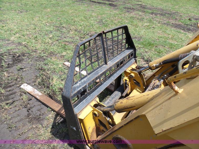 image for item L1578 2007 John Deere CT332 skid steer